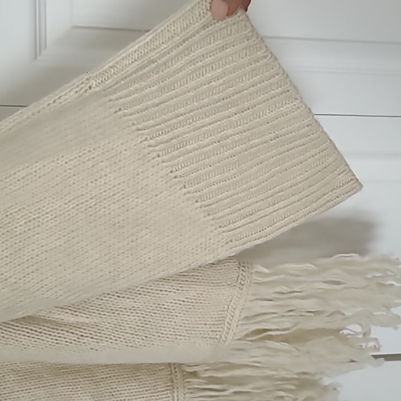 Zara Wool Fringe Sweater Size Small - Picture 2 of 4